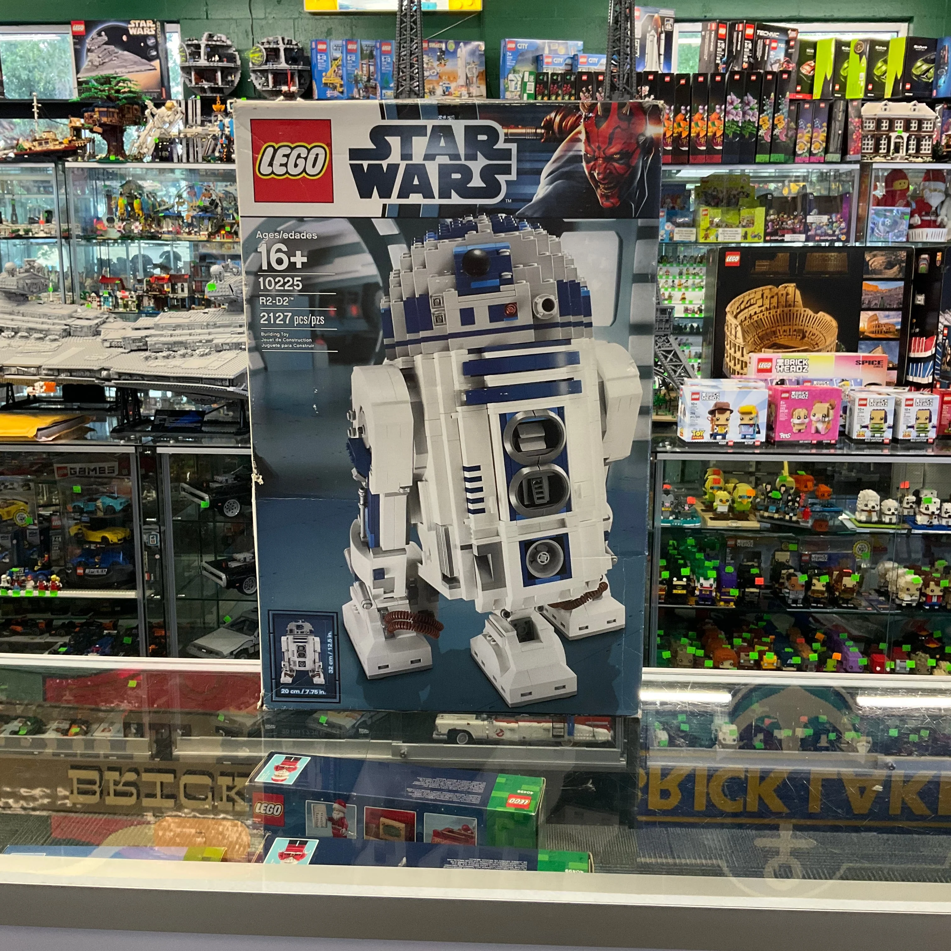10225 - R2-D2 - UCS - EMPTY BOX ONLY