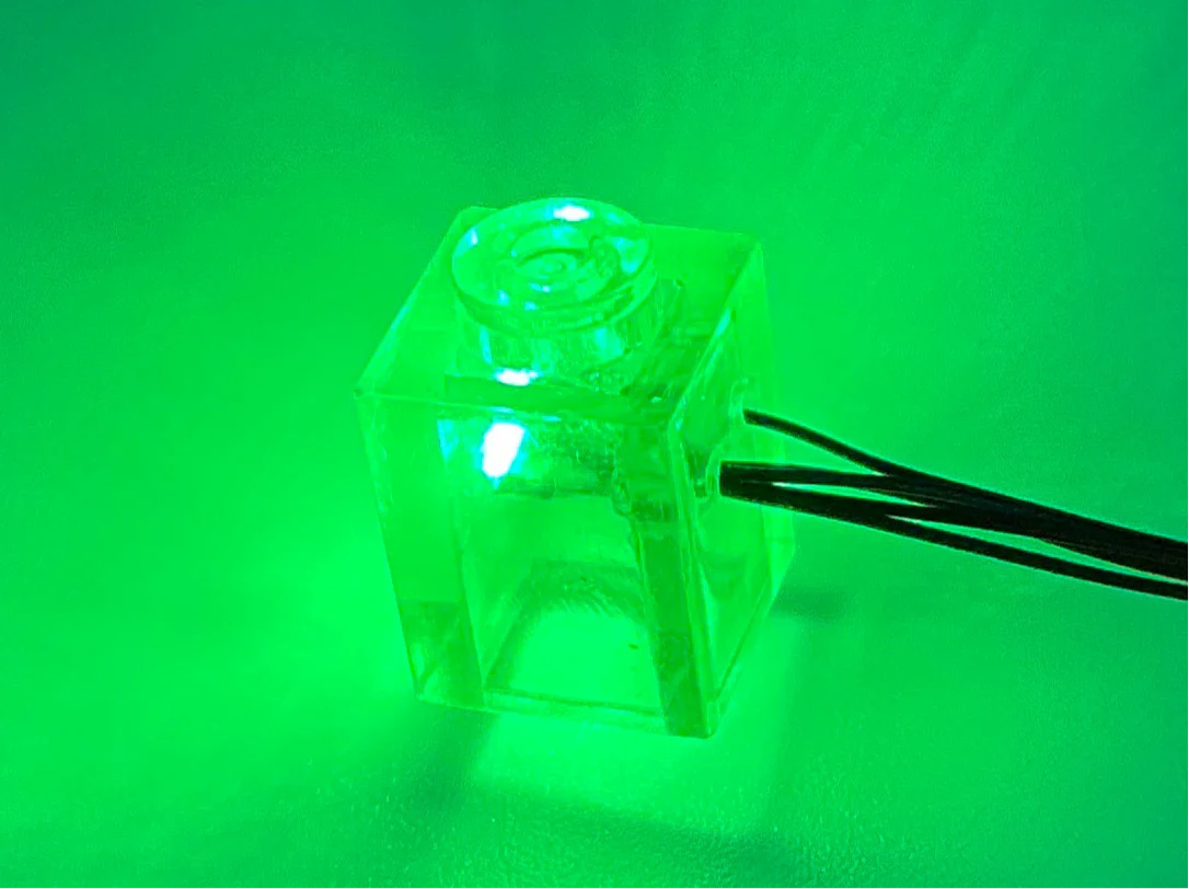1x1 Light-Up Brick, DIY System, Reconnectable, LS1x1B-LA - Image 3