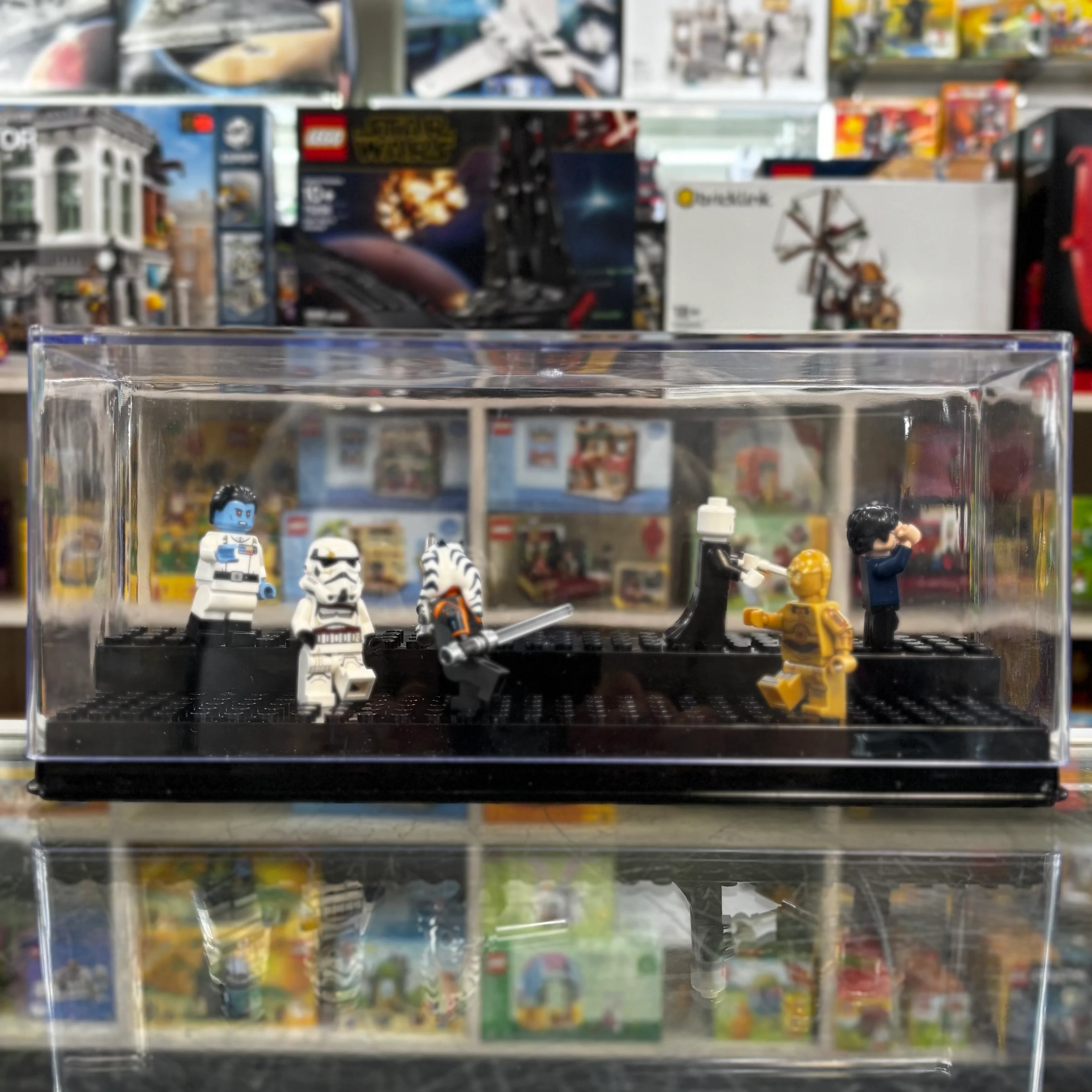 9x30 Studs Minifigure Display Case Removable Platform - Fits up to 33 Minifigures, 10709 - Image 3