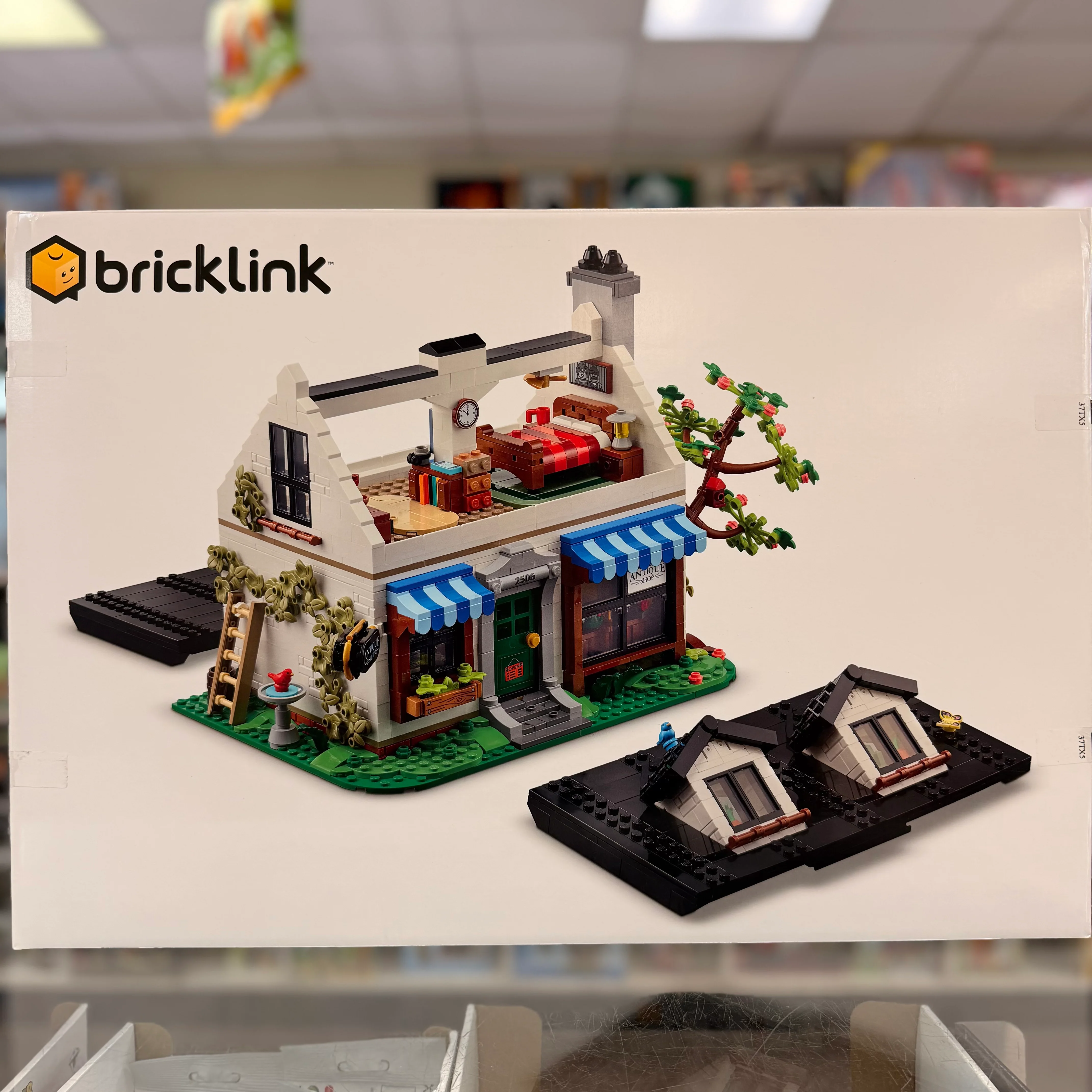 Antique Shop, 910050 - LEGO® Bricklink Set - Image 2