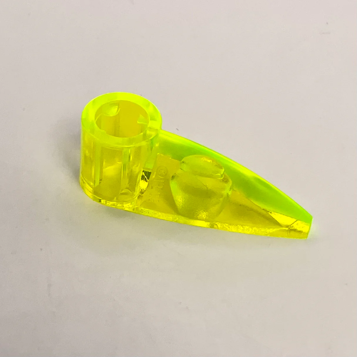 Bionicle 1x3 Tooth with Axle Hole, Part# x346 - Image 8