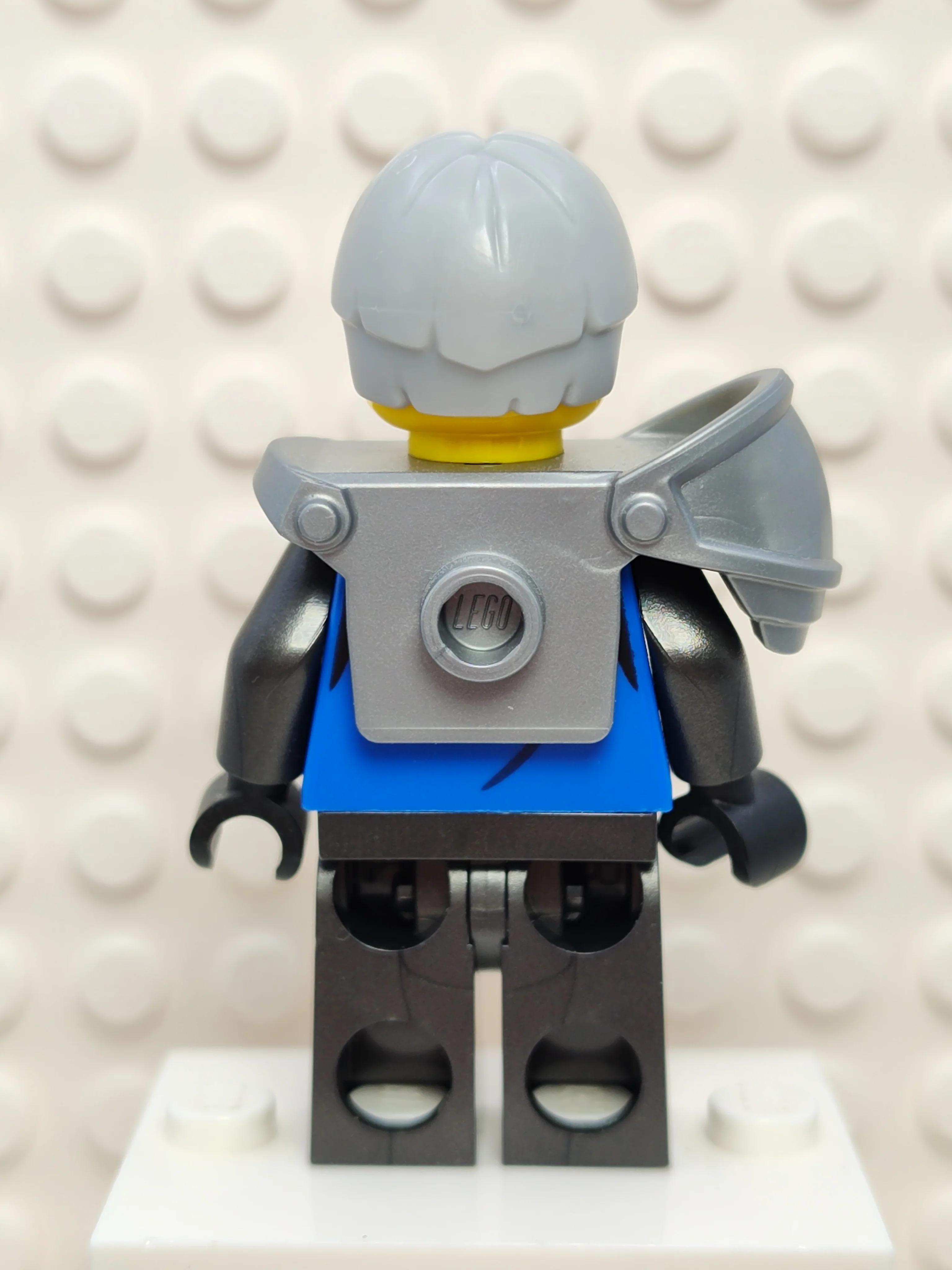 Black Falcon - Male, idea085 - LEGO® Ideas Minifigure - Image 4