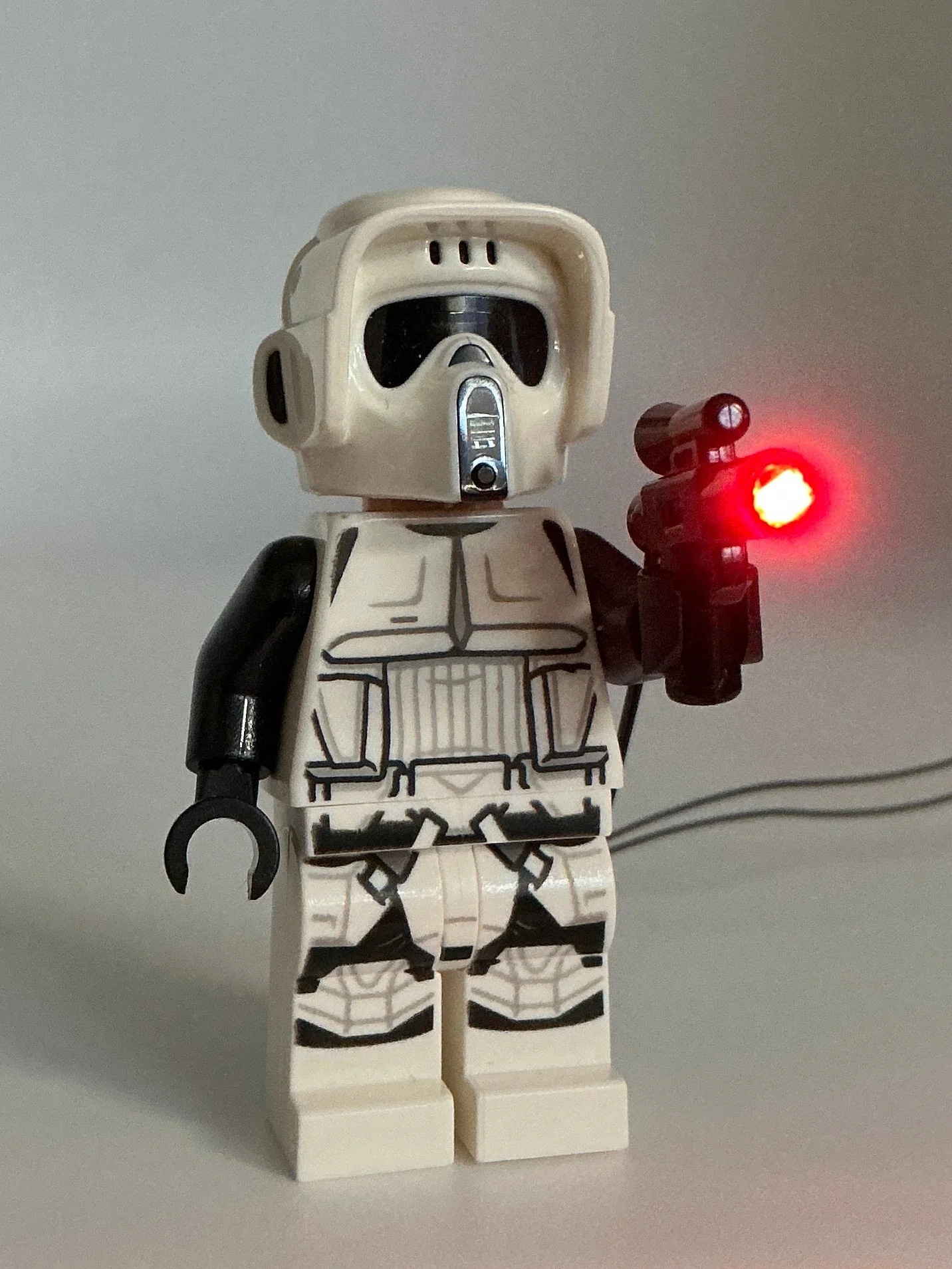 Blaster Pistol w/ Flashing LED Light, USB & DIY System, LW-92738