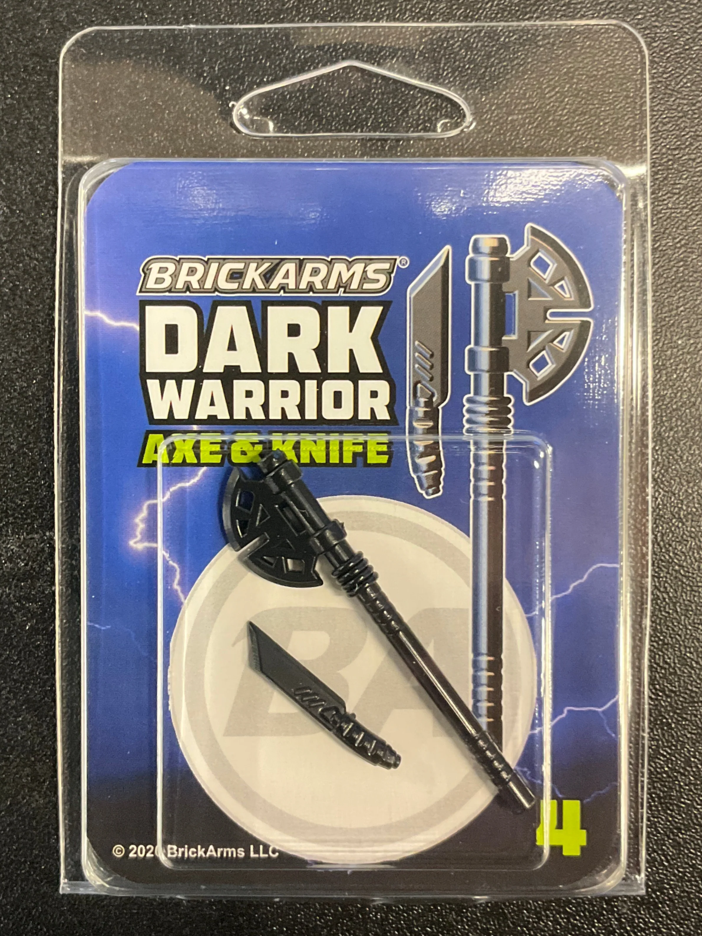 Dark Warrior 4 - Axe & Knife - BrickArms