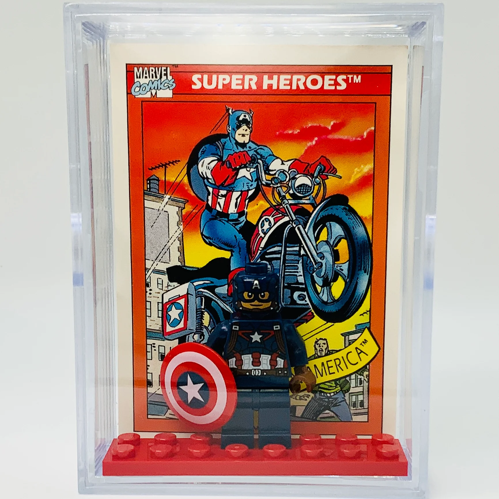 Captain America with Trading Card & Collector’s Case - Image 2