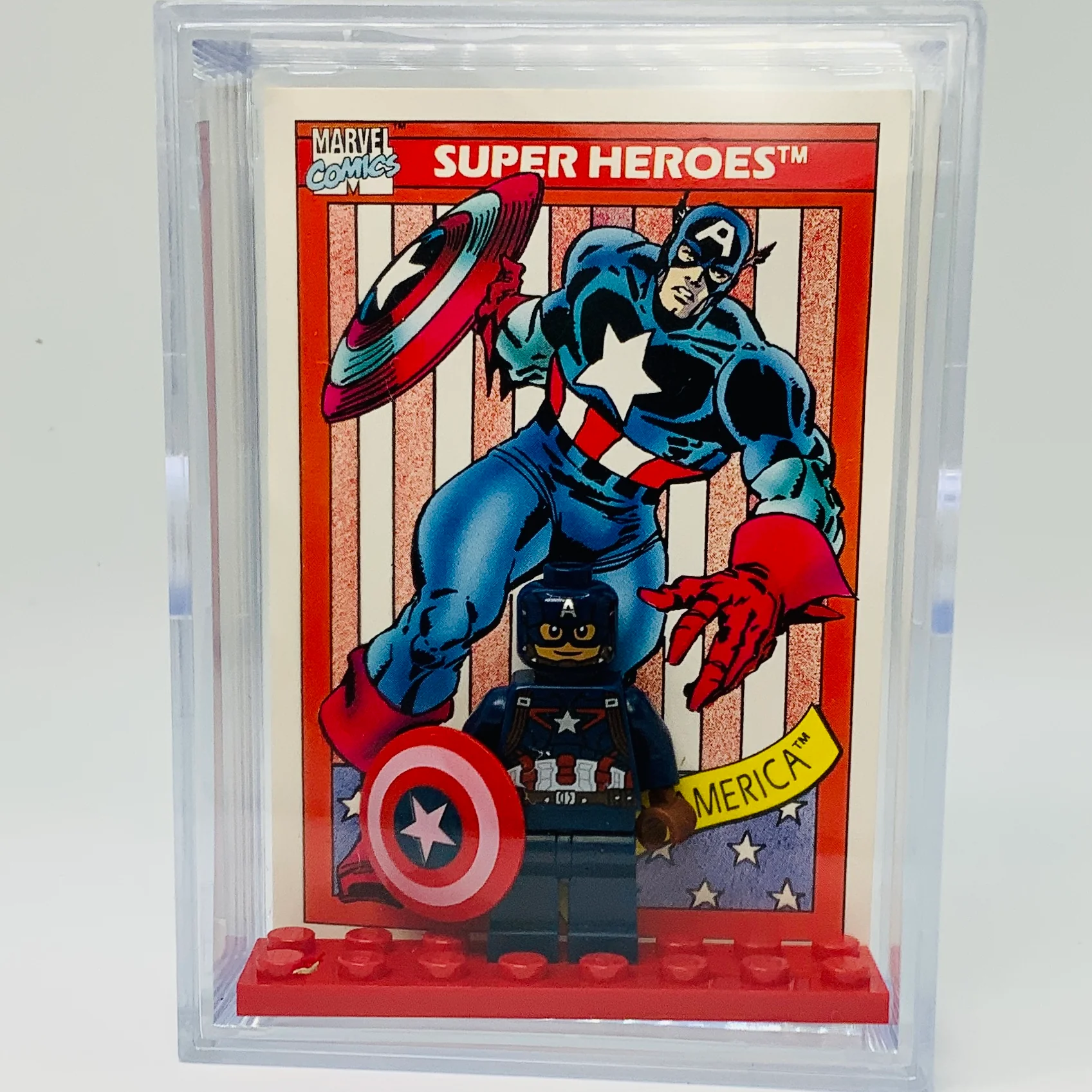 Captain America with Trading Card & Collector’s Case - Image 3