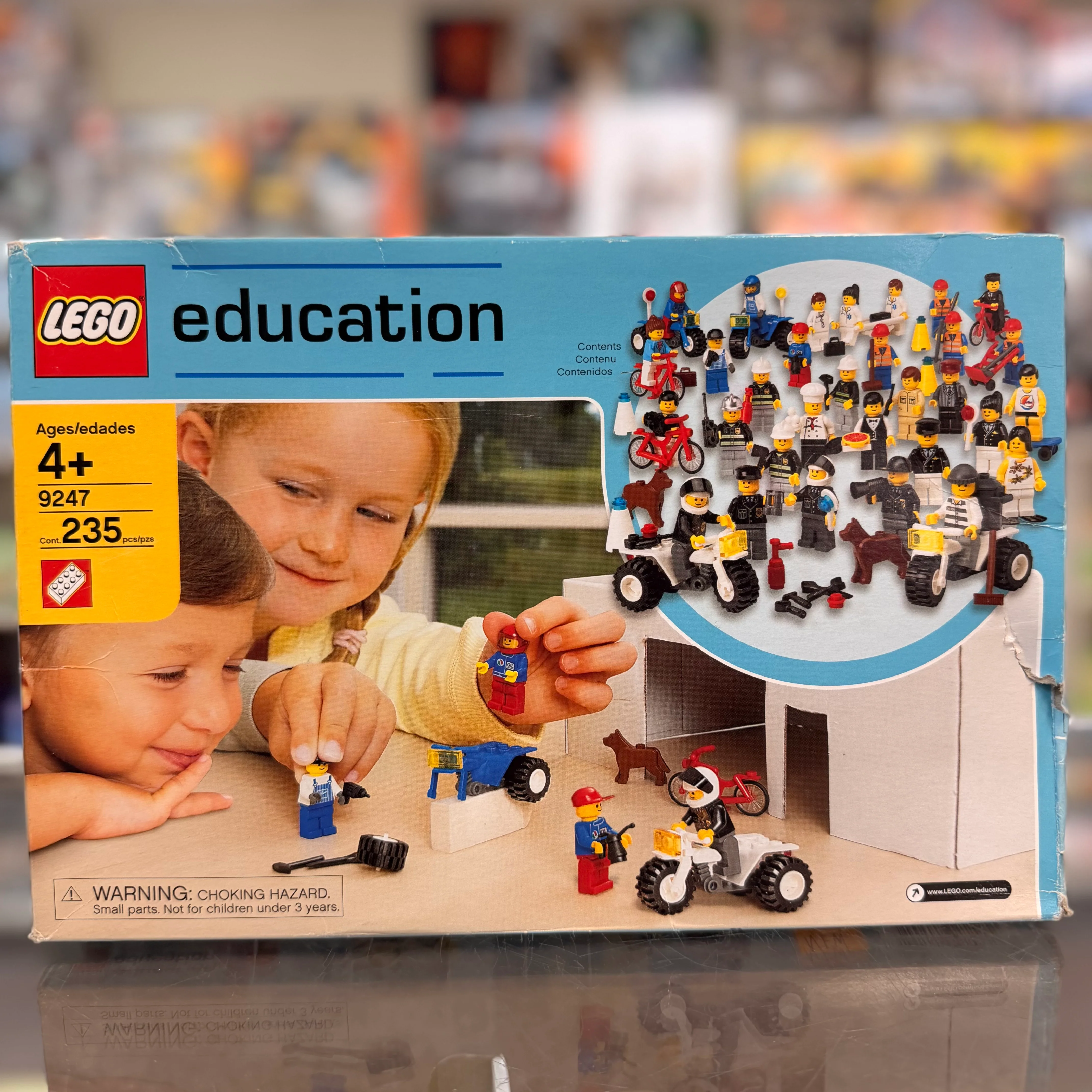 Community Workers {2006 Version}, 9247 - LEGO® Education