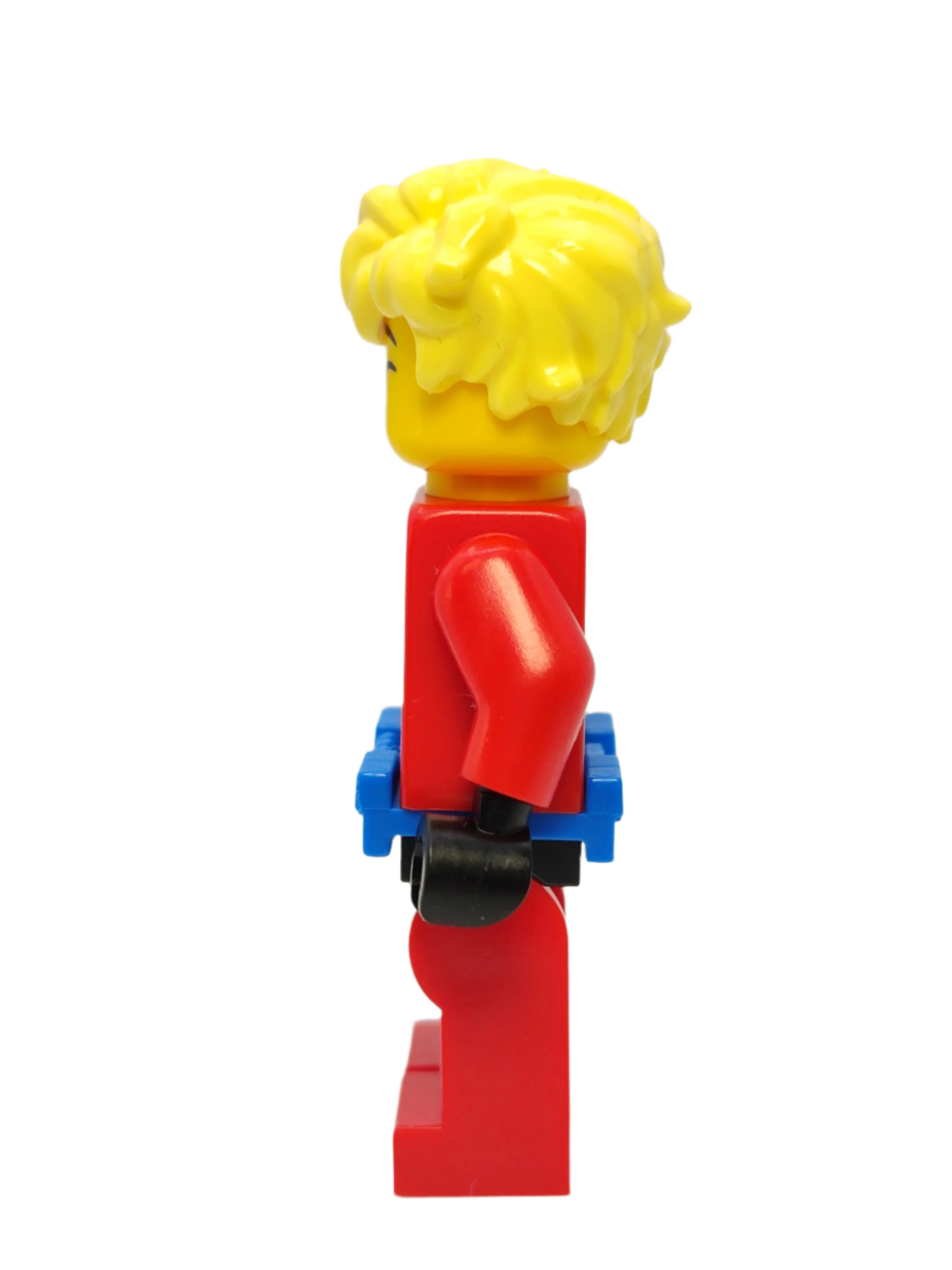 Cooper - Red Racing Suit and Blue Utility Belt, drm027 - LEGO® DREAMZzz Minifigure - Image 2