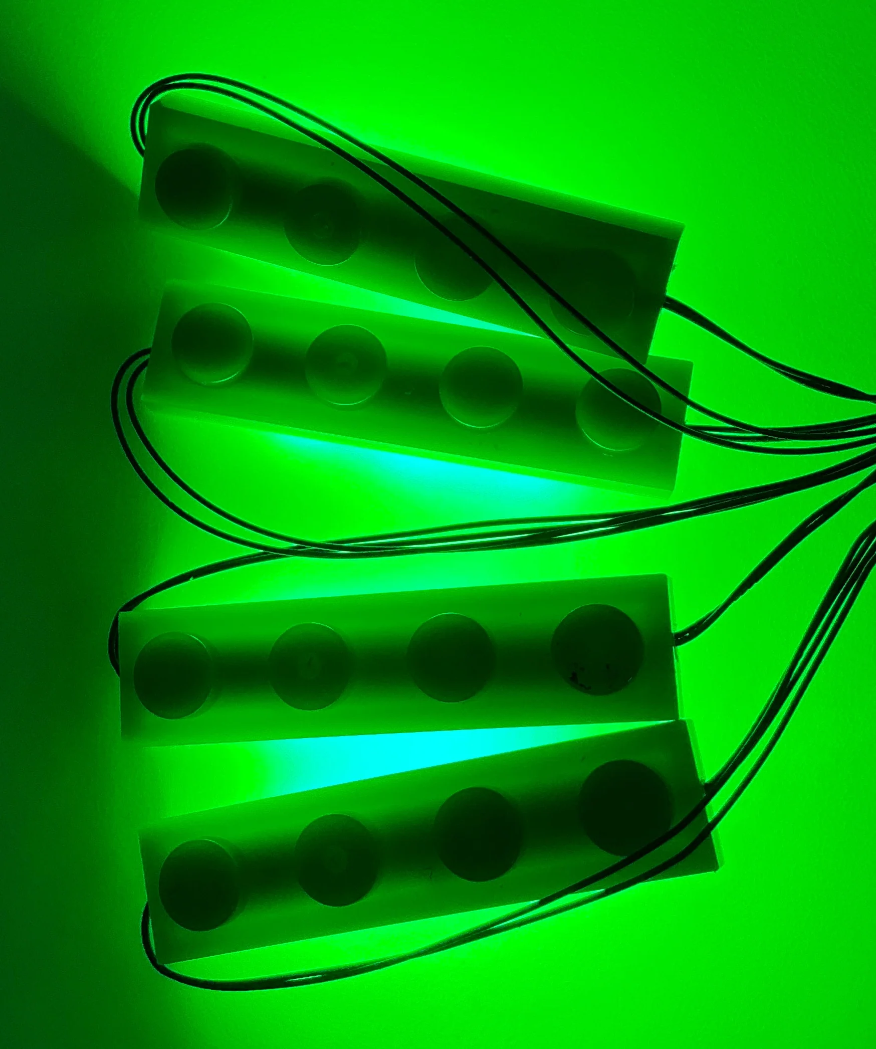 Daisy-Chained 1x4 LED Light Up Plates, DIY System, Reconnectable, LB1x4C4-LA - Image 4