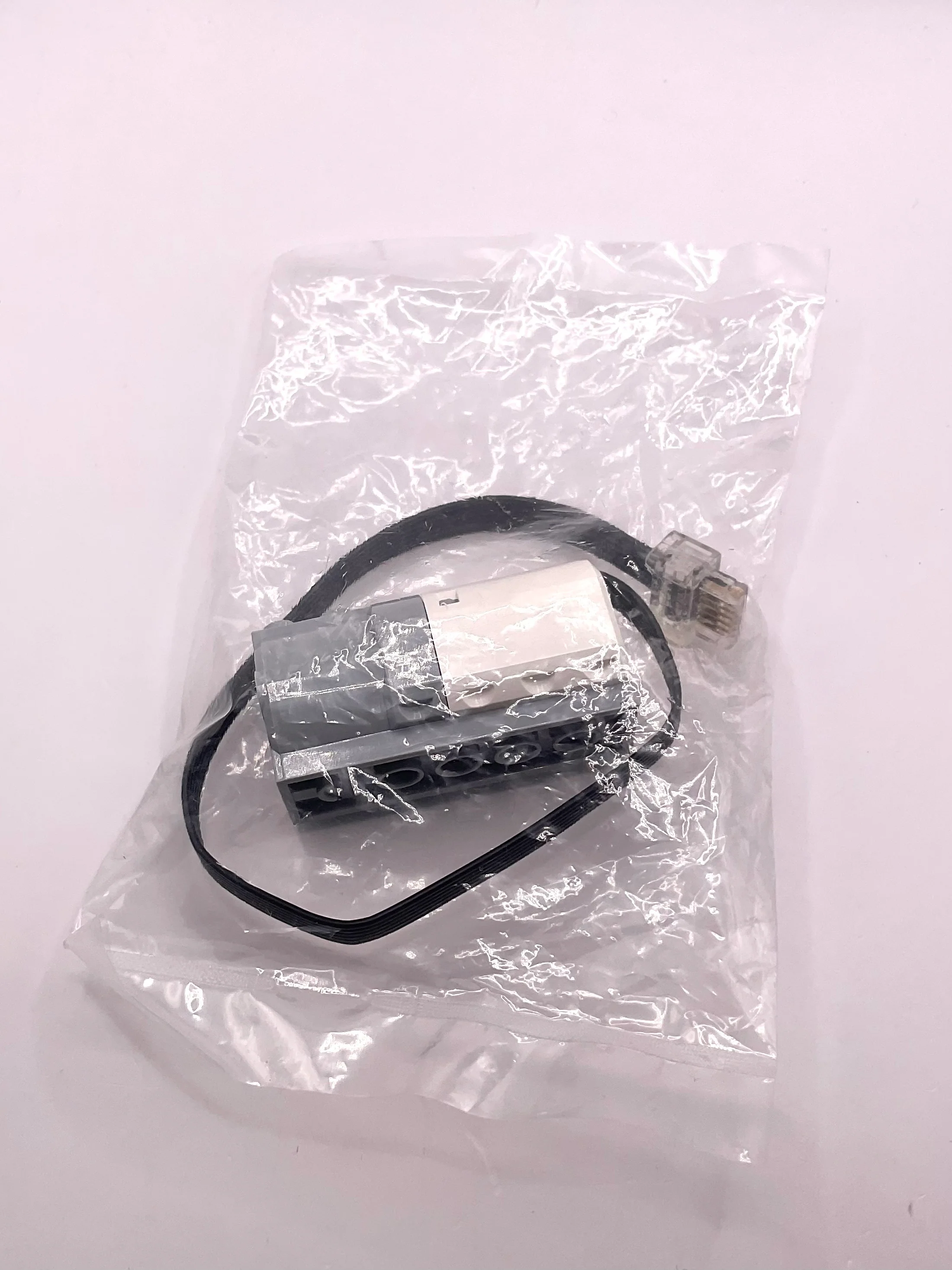 Electric, Motor WeDo 2.0 Medium, Part# 21980 - Image 2