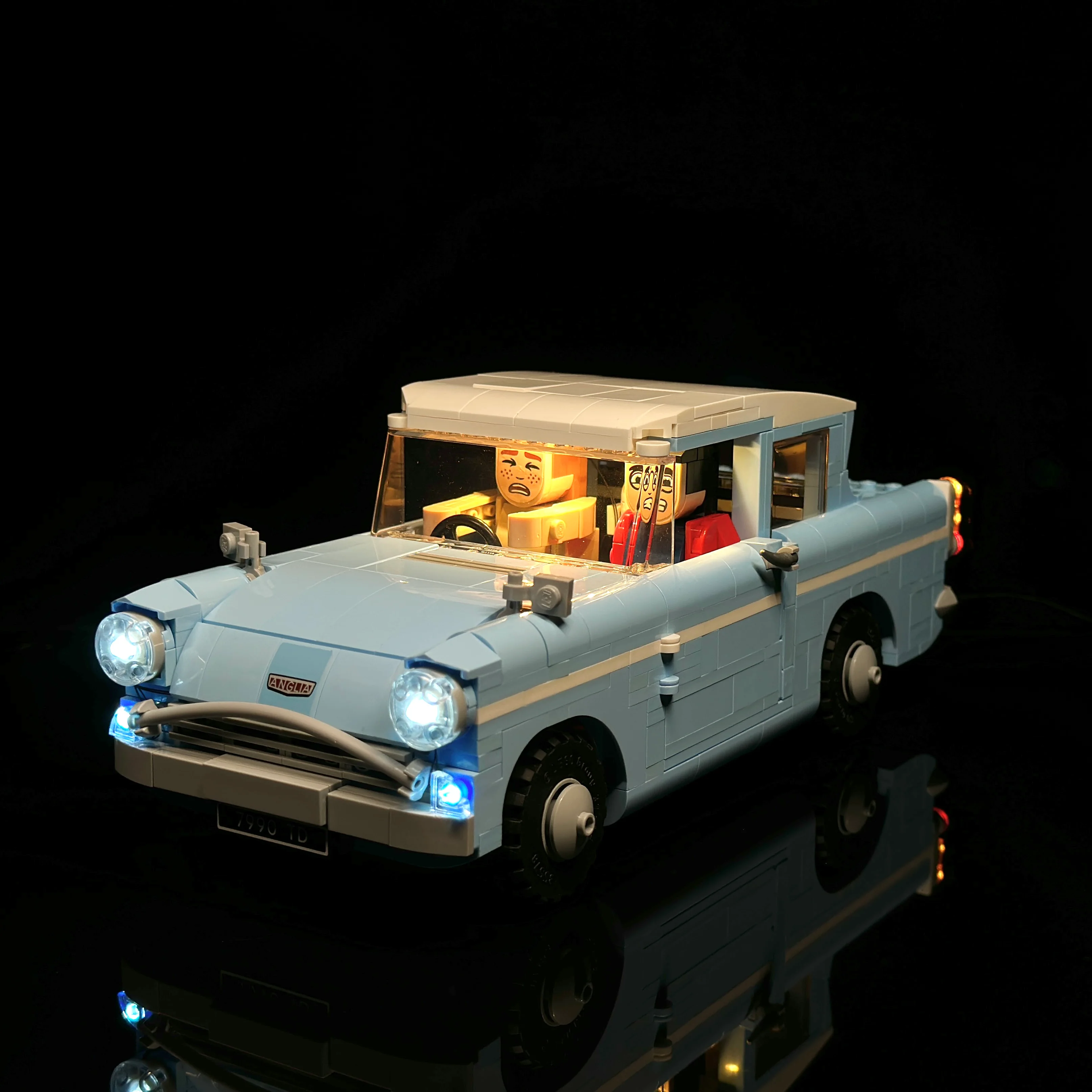 Enchanted Flying Ford Anglia 76470 Custom Lighting Kit for LEGO® Set - Image 2