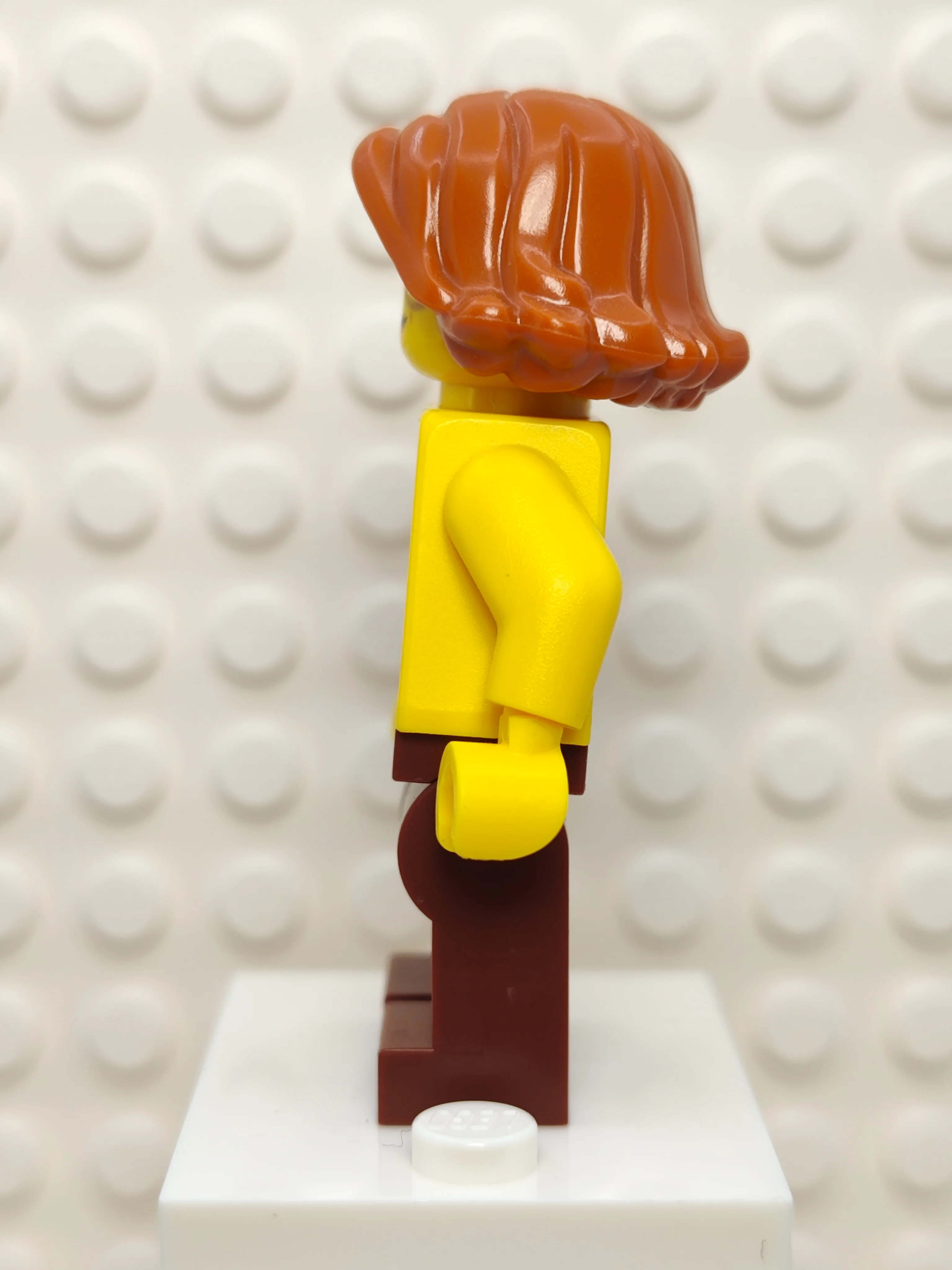 Female, Toy Store Worker (LEGO), twn381 - Image 2