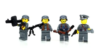 German WW2 Soldiers Complete Squad Minifigures - Image 3