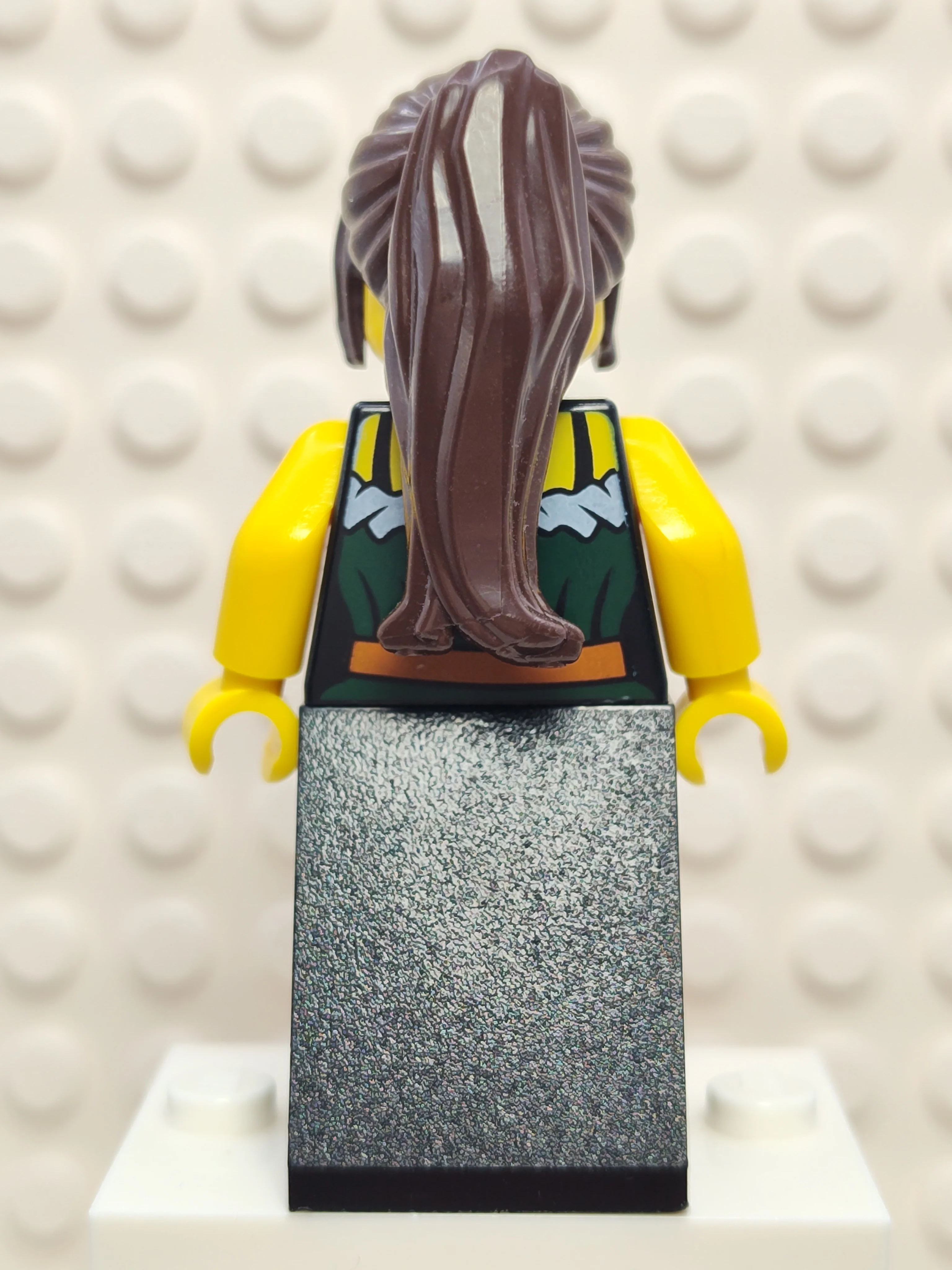 Kingdoms - Barmaid, cas471 - Image 3