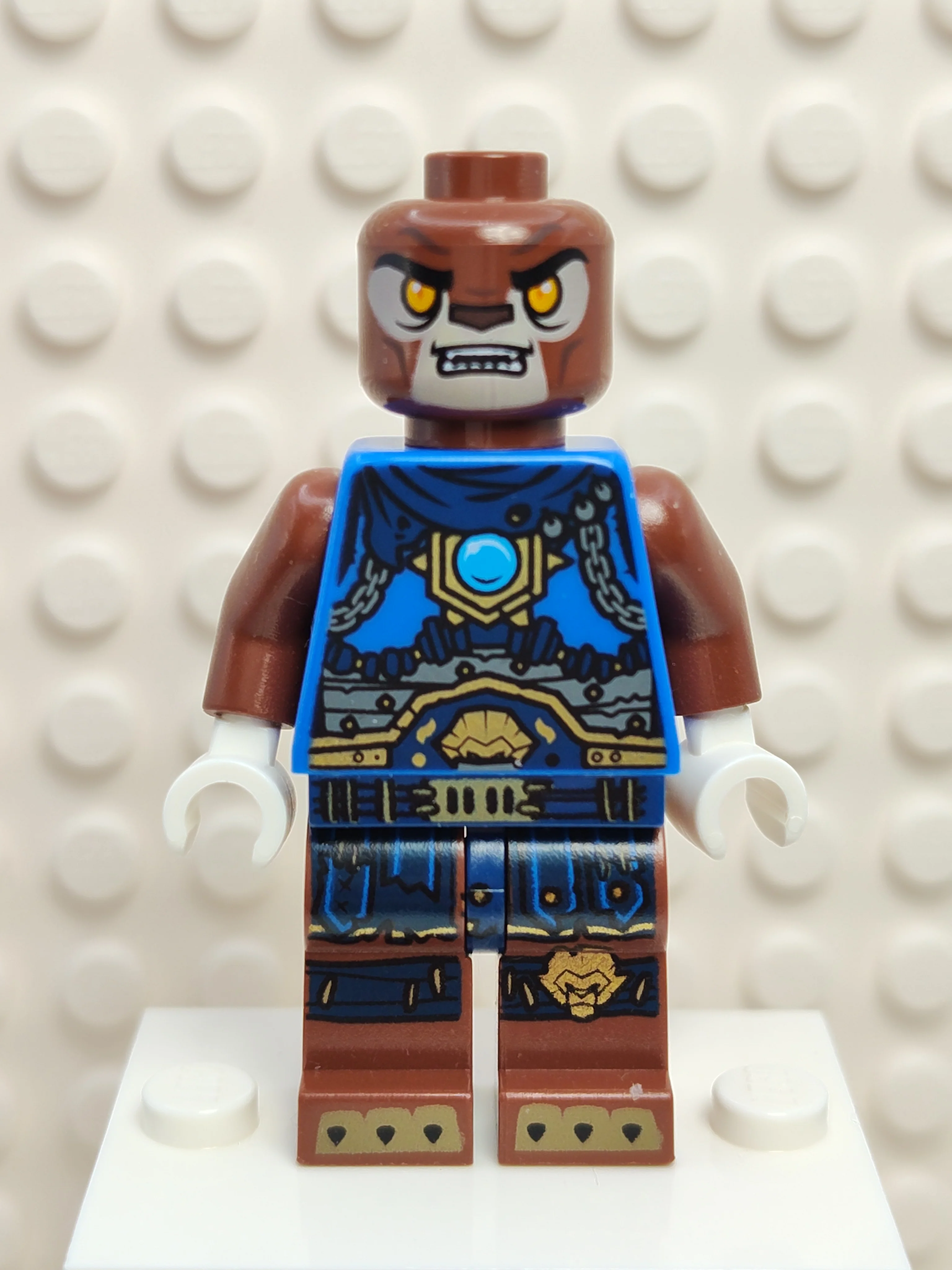Lavertus - Pearl Gold Heavy Armor, loc055 - Image 5