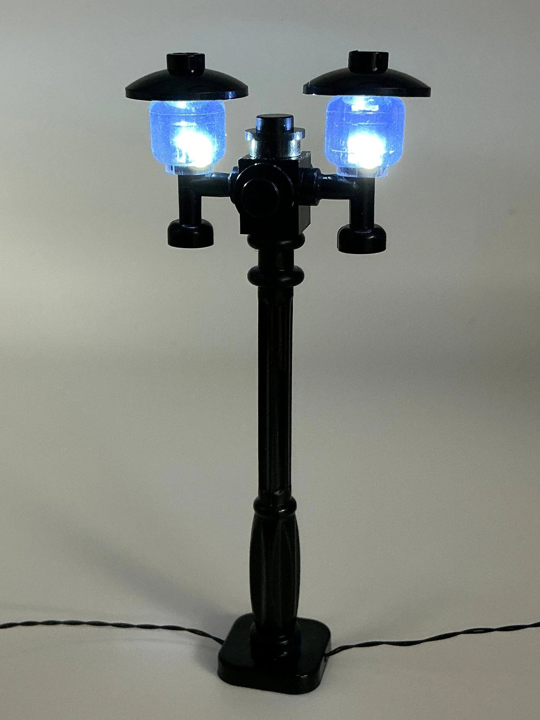 Light-Up Black Double Lamp Post, DIY System, Reconnectable, ACCDH-LA