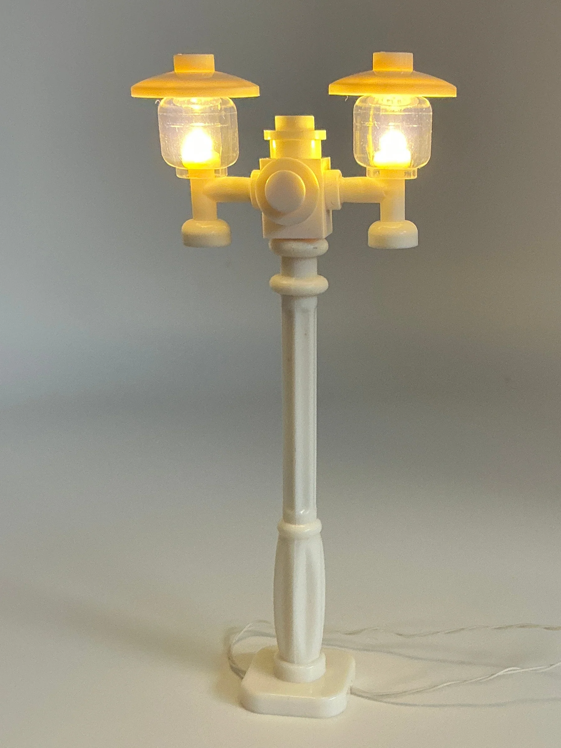 Light-Up White Double Lamp Post, DIY System, Reconnectable, ACCDH-LA - Image 2