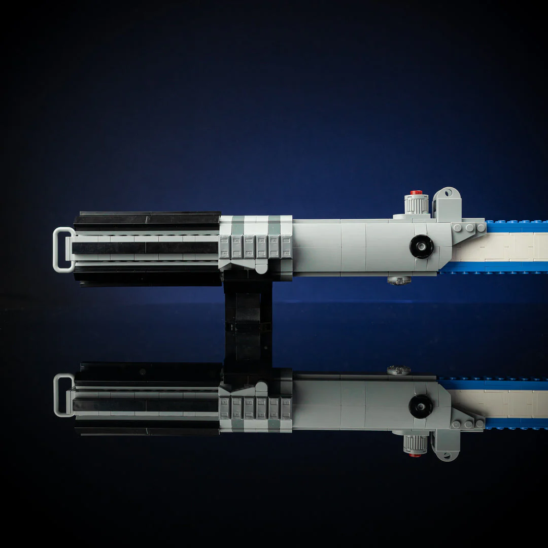 Luke’s Episode IV Saber Life-Sized Replica - Image 6