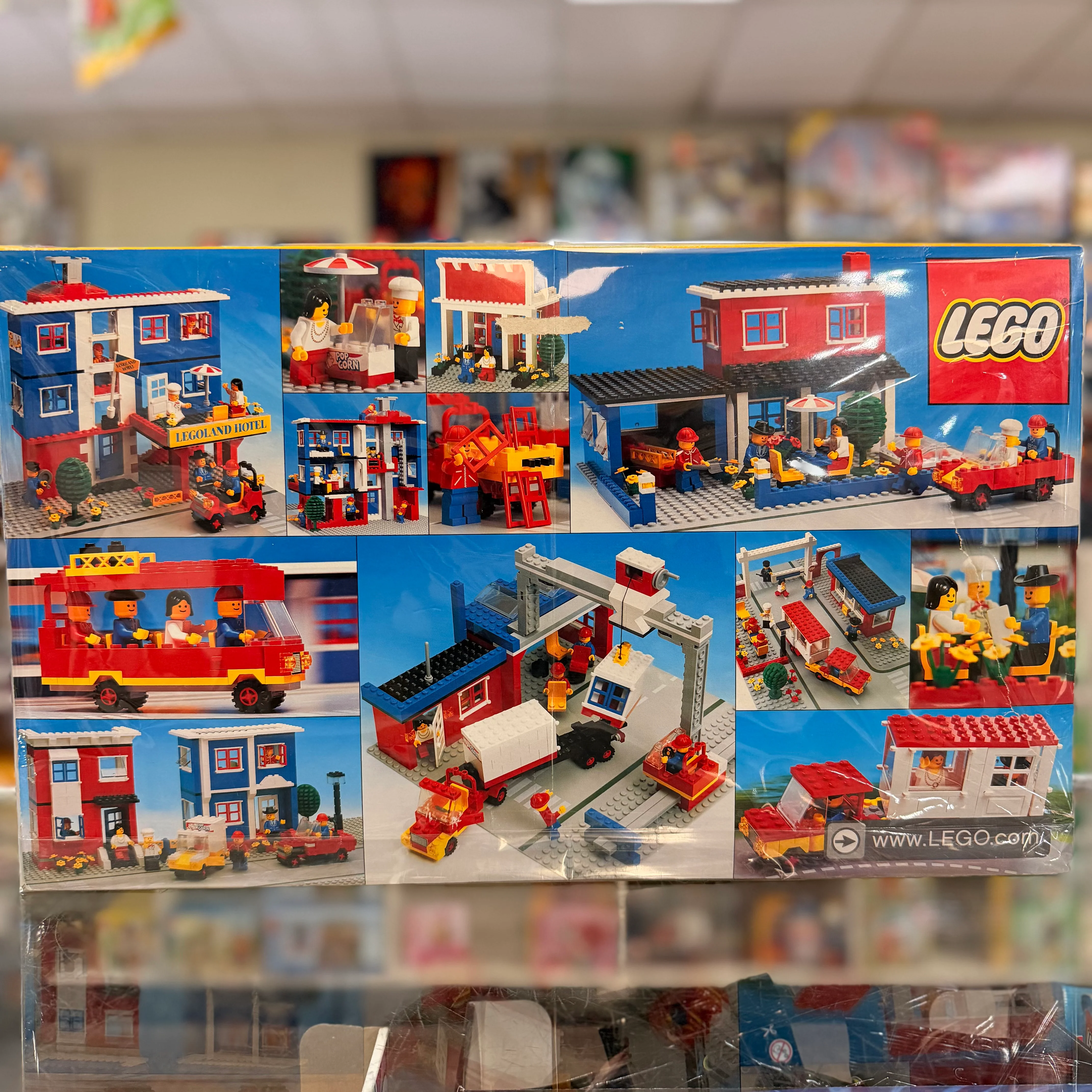 Main Street, 10041 - LEGO® Town - Image 2