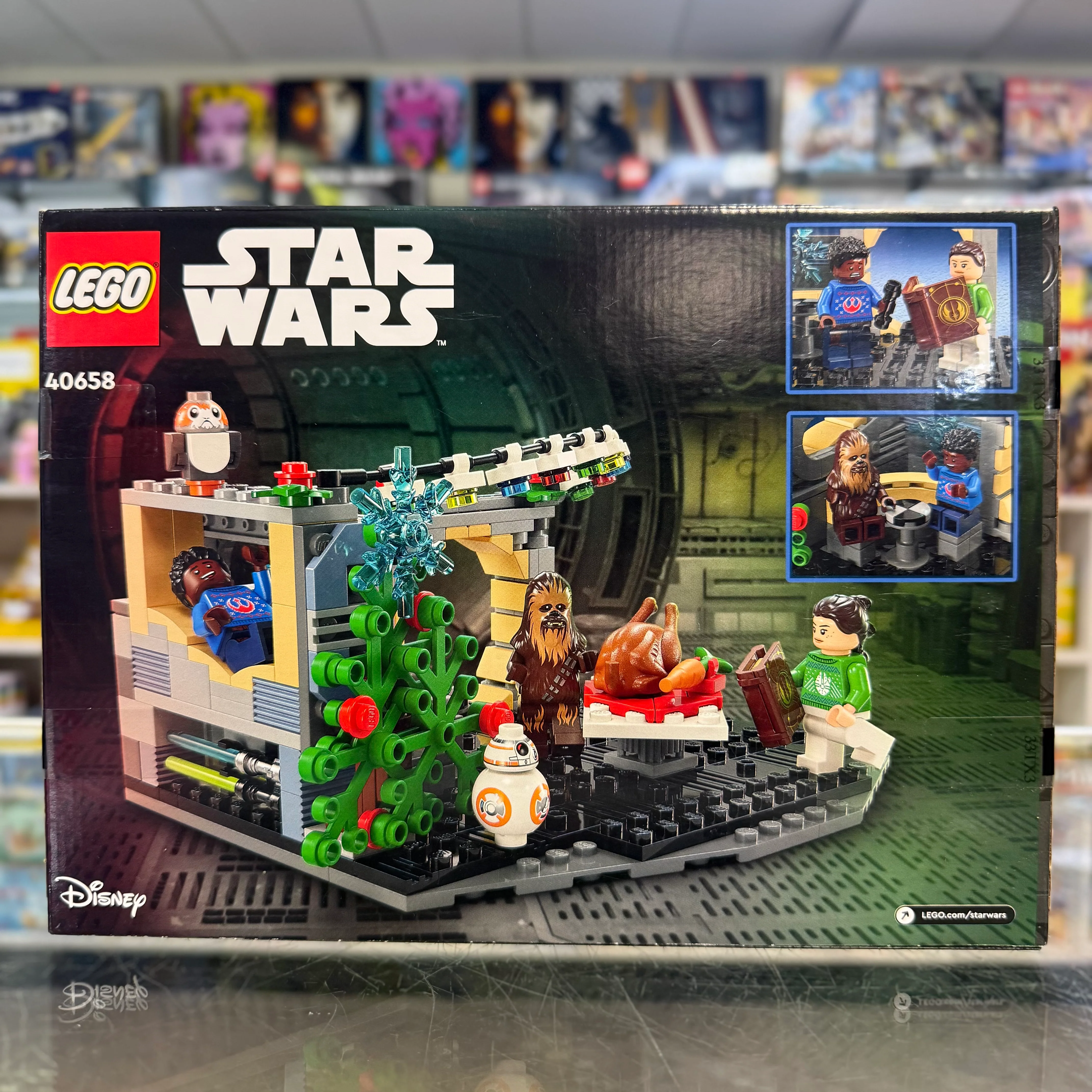 Millennium Falcon Holiday Diorama, 40658 - LEGO® Star Wars Set - Image 2