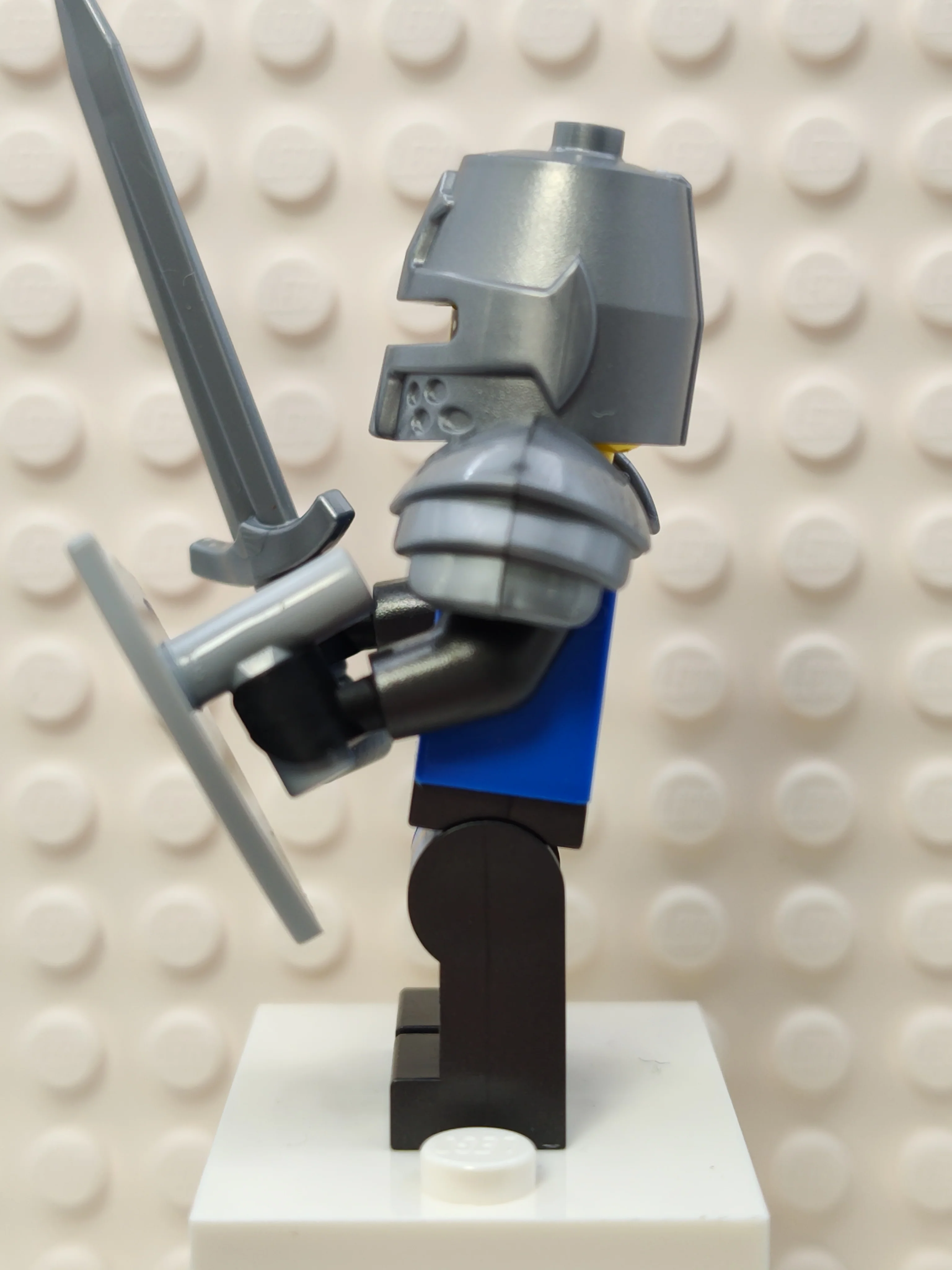 Modern Black Falcon Knight with Slit Helmet - Image 2