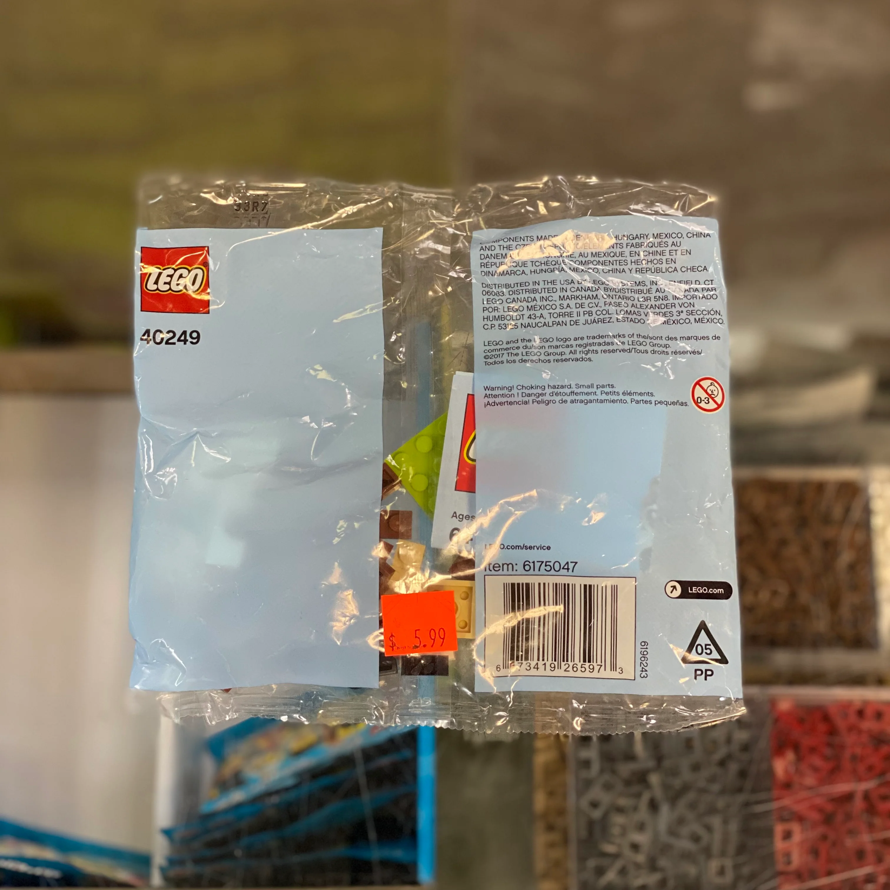 Monthly Mini Model Build Set - 2017 11 November, St. Bernard Dog polybag, 40249 - Image 2