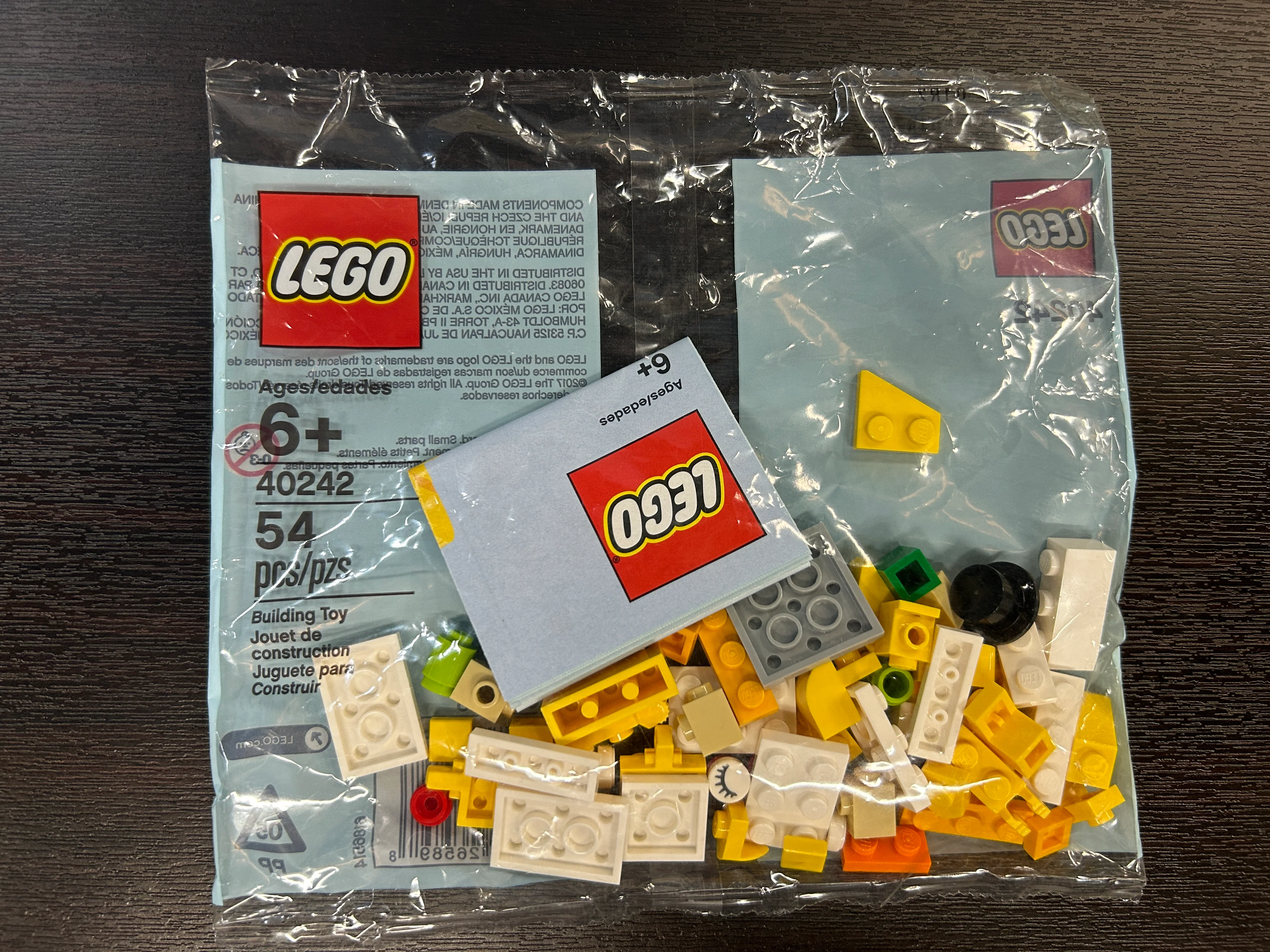 Monthly Mini Model Build Set - April 2017, Chick polybag, 40242