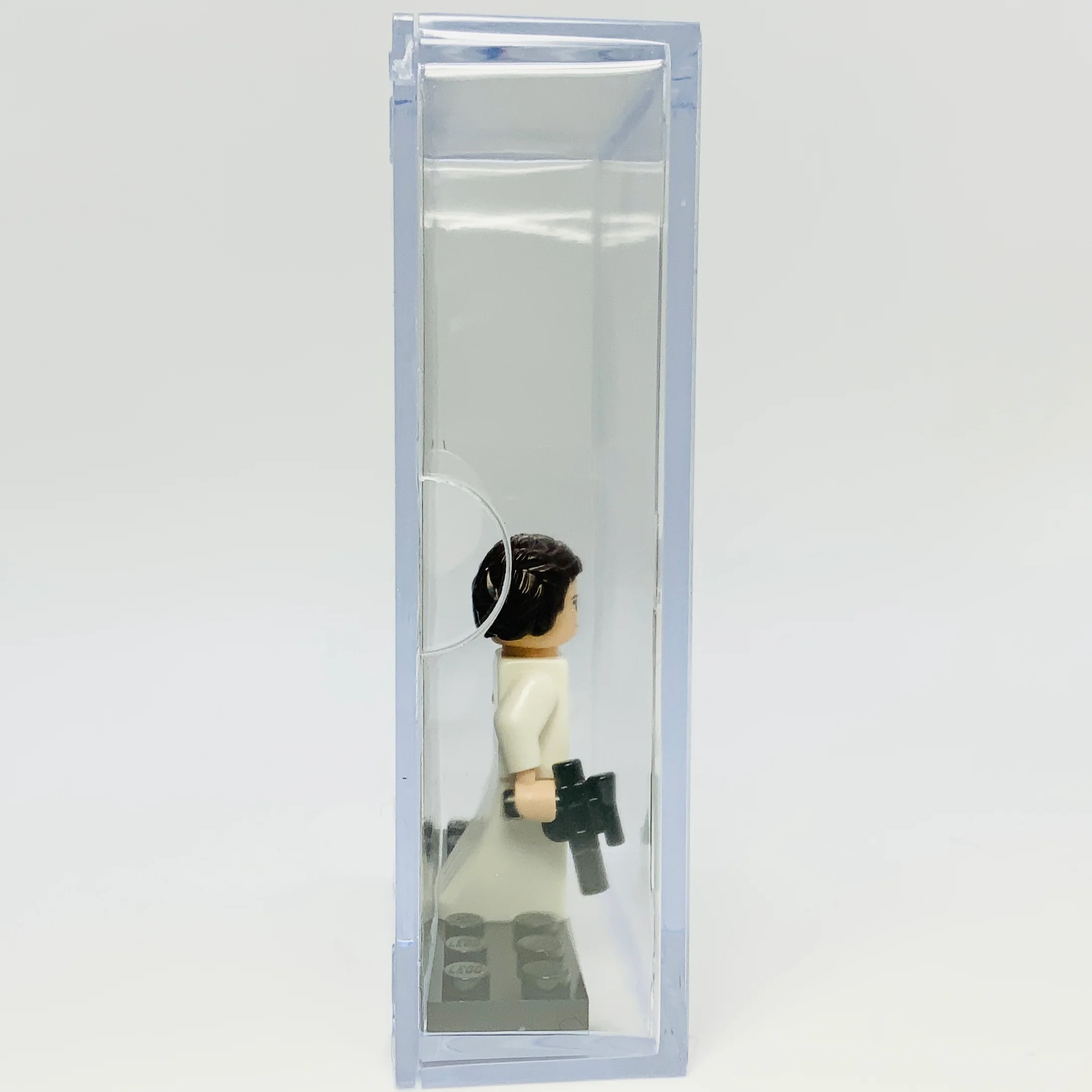 Princess Leia Organa with Trading Card & Collector’s Case - Image 2