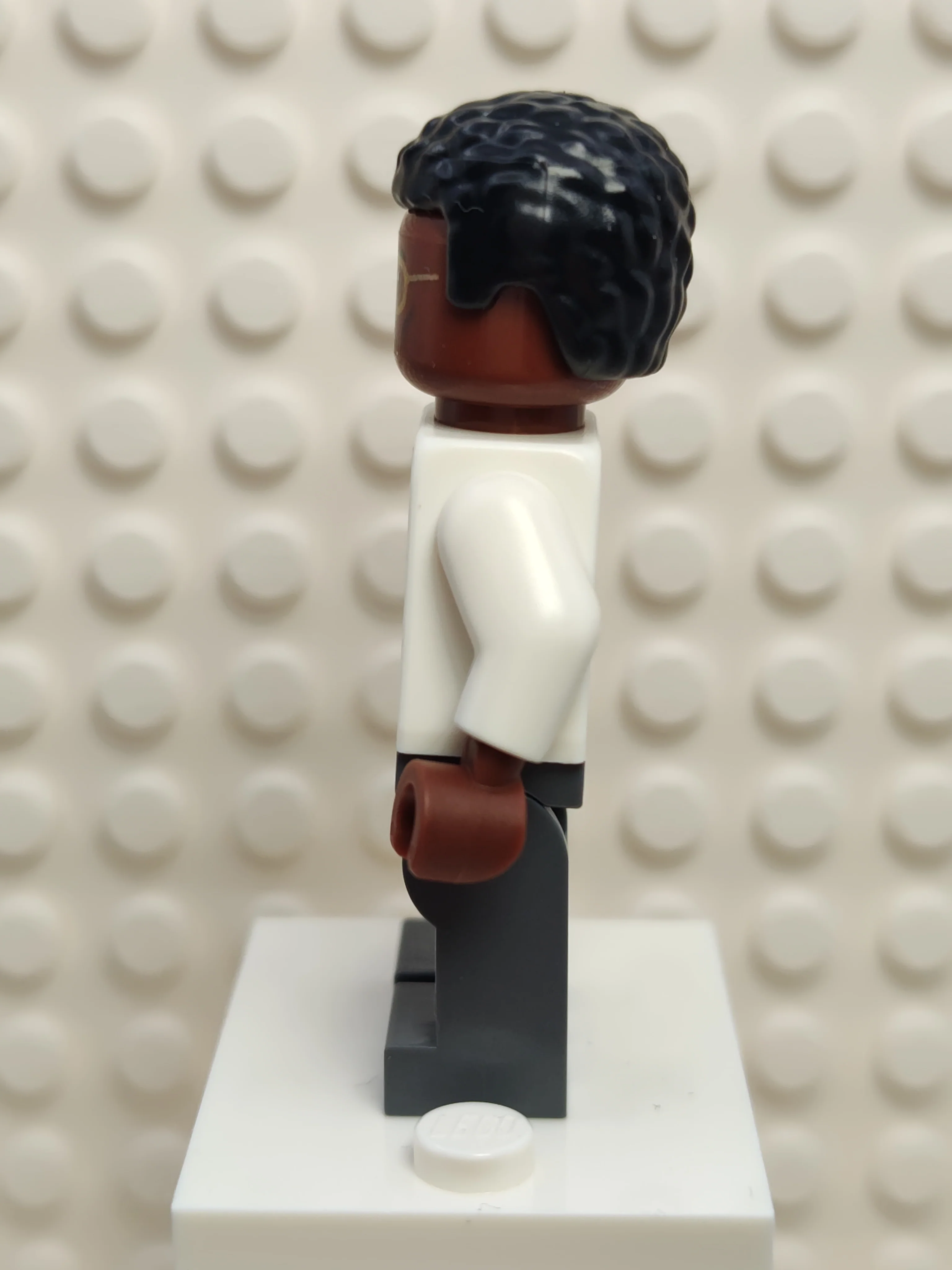 Ray Arnold - White Striped Shirt with Tie, jw109 - LEGO® Jurassic World Minifigure - Image 2