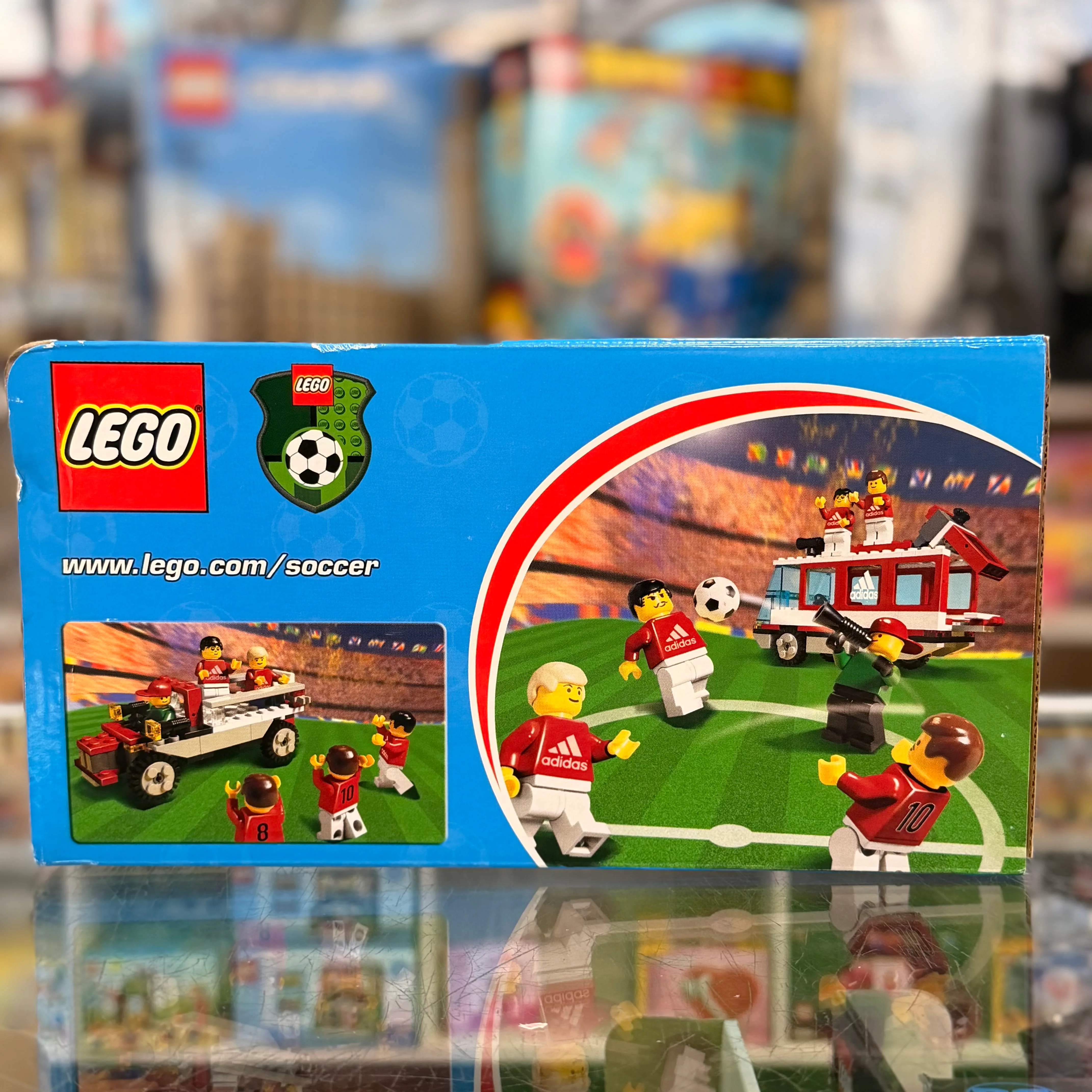 Team Transport Bus Adidas Edition, 3426 - LEGO® Sports - Image 2