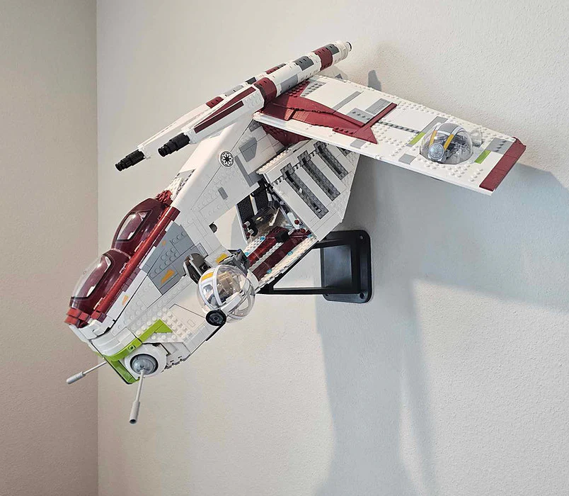 UCS Republic Gunship Wall Mount