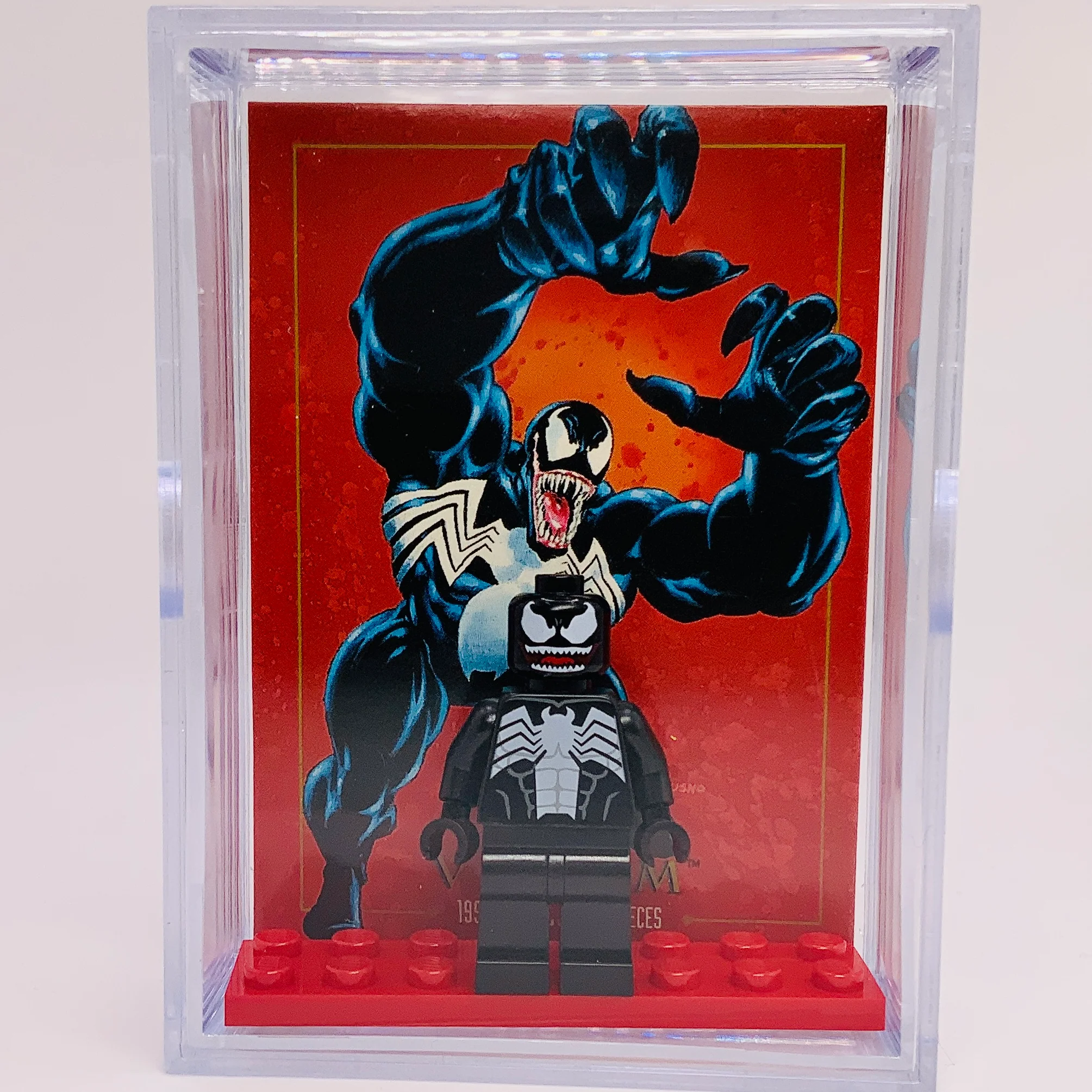 Venom with Trading Card & Collector’s Case - Image 3