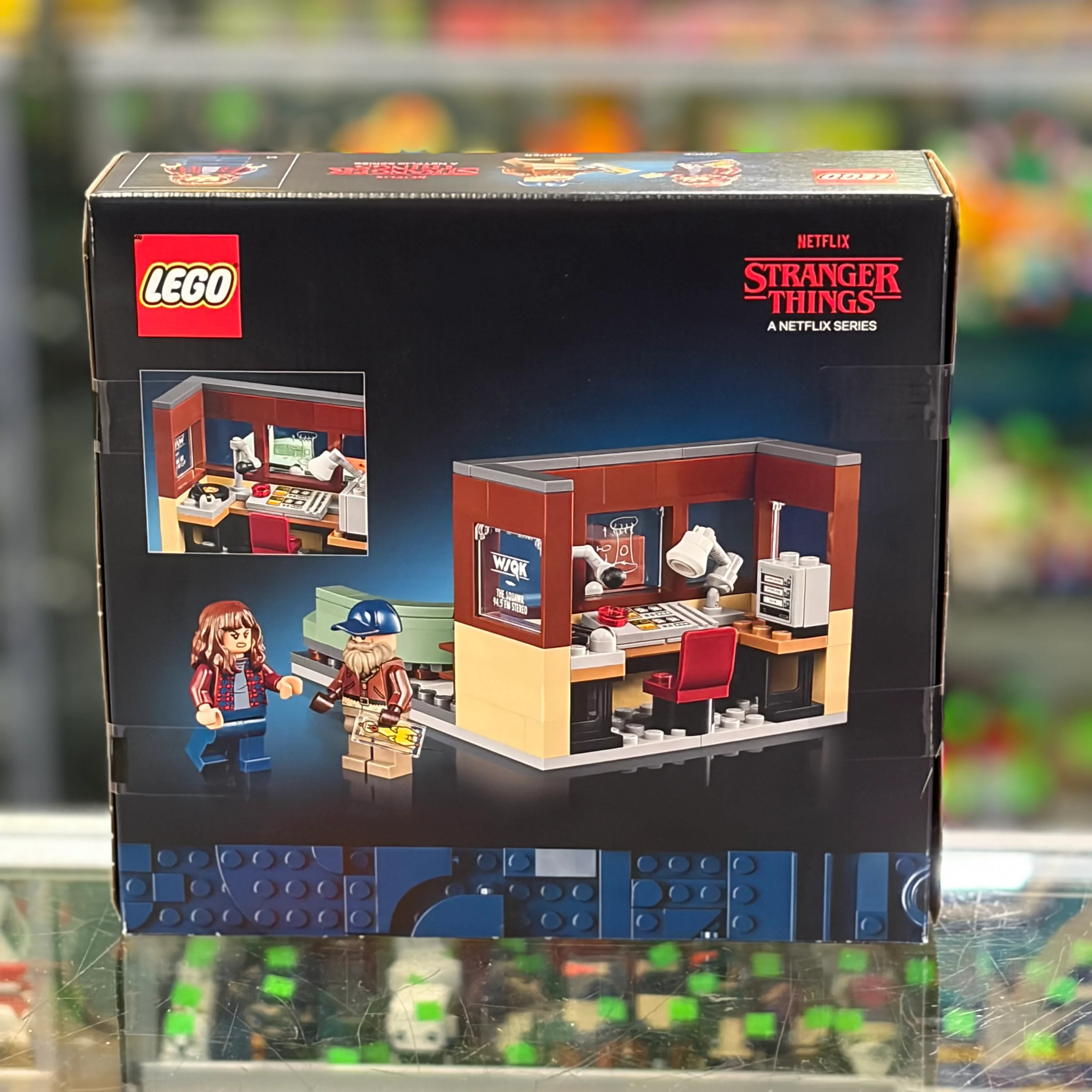 WSQK Radio Station, 40891 - LEGO® Stranger Things - Image 2